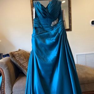 Full length evening dress - size 6 - teal color